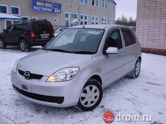 2005 Mazda Demio Pictures