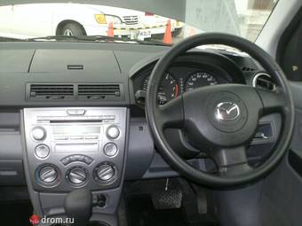 2005 Mazda Demio Pictures