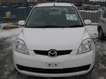 2005 Mazda Demio Photos