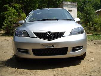 2005 Mazda Demio Photos