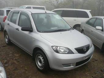 2005 Mazda Demio Photos