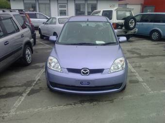 2005 Mazda Demio Pictures