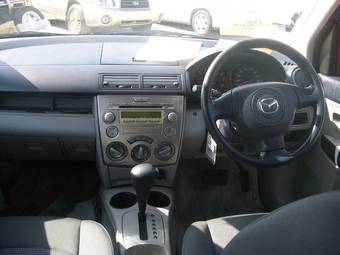 2005 Mazda Demio Photos