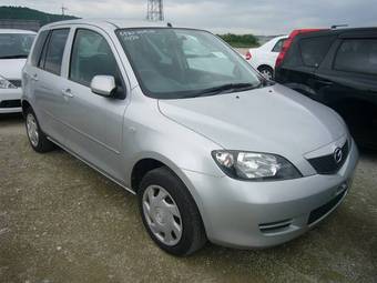 2005 Mazda Demio Photos