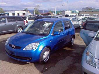 2005 Mazda Demio Pictures