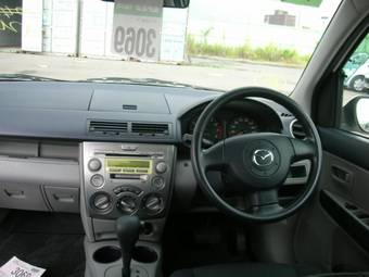 2005 Mazda Demio Photos