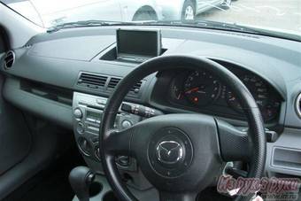 2005 Mazda Demio Pictures