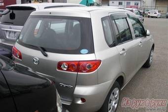 2005 Mazda Demio Pictures