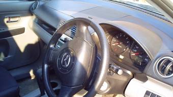 2005 Mazda Demio Photos