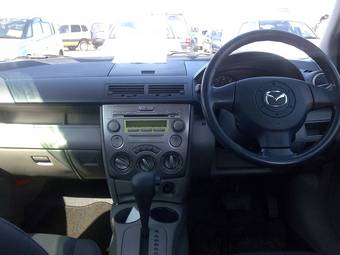 2005 Mazda Demio Photos