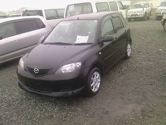 2005 Mazda Demio Photos