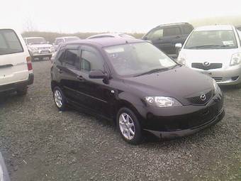 2005 Mazda Demio Pictures