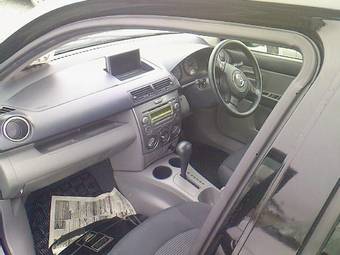 2005 Mazda Demio Images