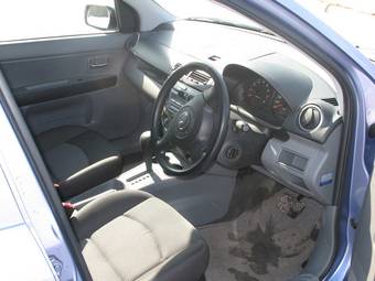 2005 Mazda Demio Photos