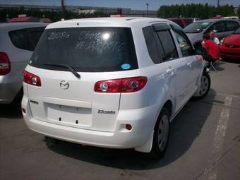 2005 Mazda Demio Pictures