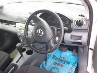 2005 Mazda Demio Photos