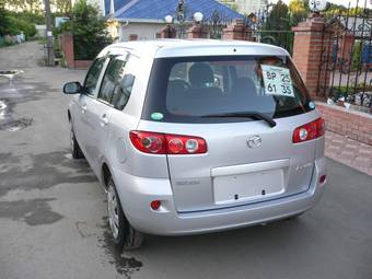 2005 Mazda Demio Pictures