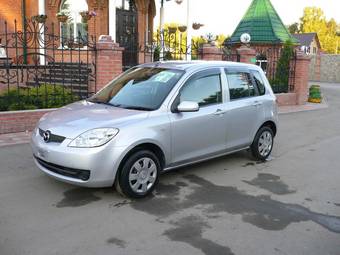 2005 Mazda Demio Pictures