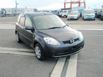 2005 Mazda Demio Photos