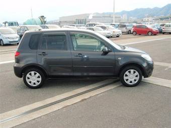 2005 Mazda Demio Photos