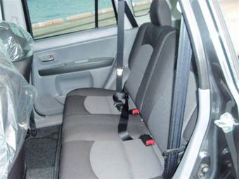 2005 Mazda Demio Images