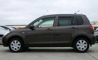 2005 Mazda Demio Photos