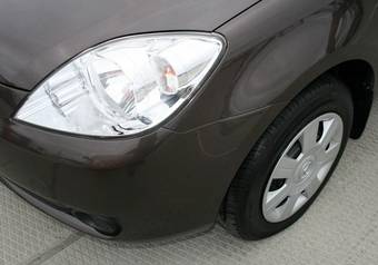 2005 Mazda Demio Pictures