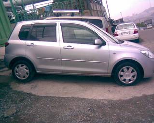 2005 Mazda Demio Pictures