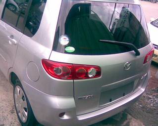 2005 Mazda Demio Photos