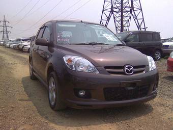 2005 Mazda Demio Pictures