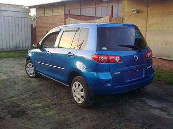2005 Mazda Demio Photos