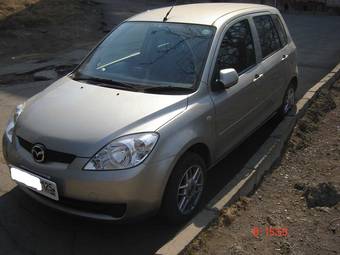 2005 Mazda Demio Photos