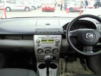 2005 Mazda Demio Photos