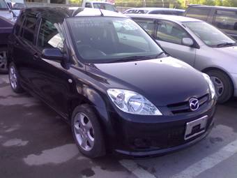 2005 Mazda Demio Photos