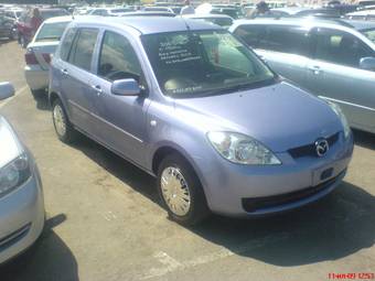 2005 Mazda Demio Photos