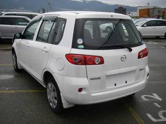 2005 Mazda Demio Pictures
