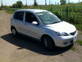 2005 Mazda Demio Pictures