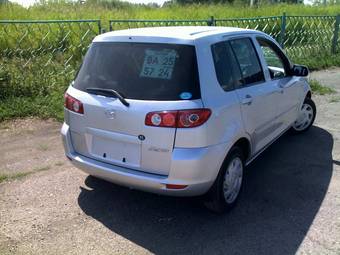 2005 Mazda Demio Photos