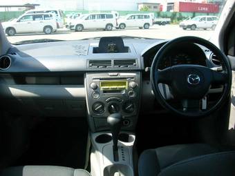 2005 Mazda Demio Pictures