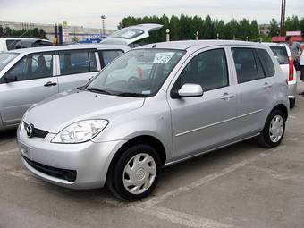 2005 Mazda Demio Pics