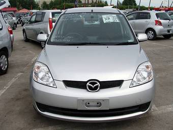 2005 Mazda Demio Pictures