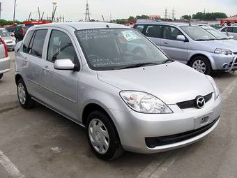 2005 Mazda Demio Pictures