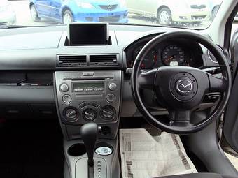 2005 Mazda Demio Pictures