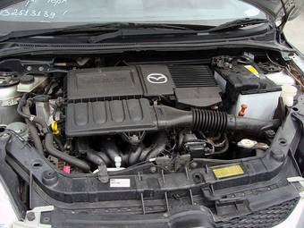 2005 Mazda Demio Photos