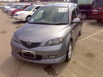 2005 Mazda Demio Pictures