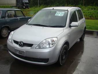 2005 Mazda Demio Photos