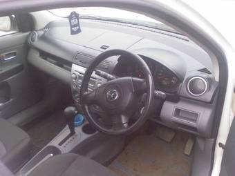 2005 Mazda Demio Photos