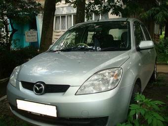 2005 Mazda Demio Photos