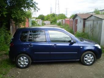 2005 Mazda Demio Photos