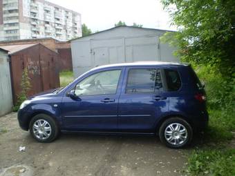 2005 Mazda Demio Photos